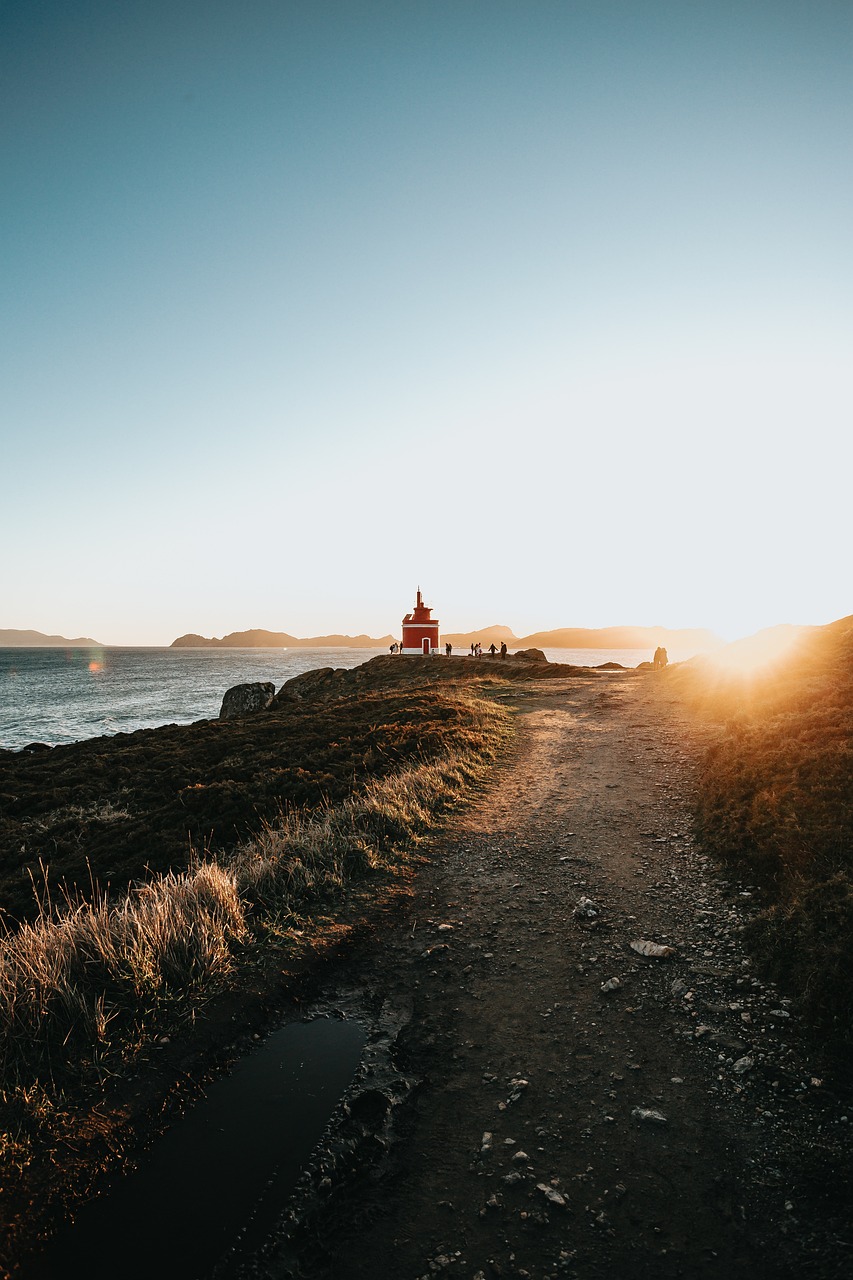 lighthouse-g804960a60_1280